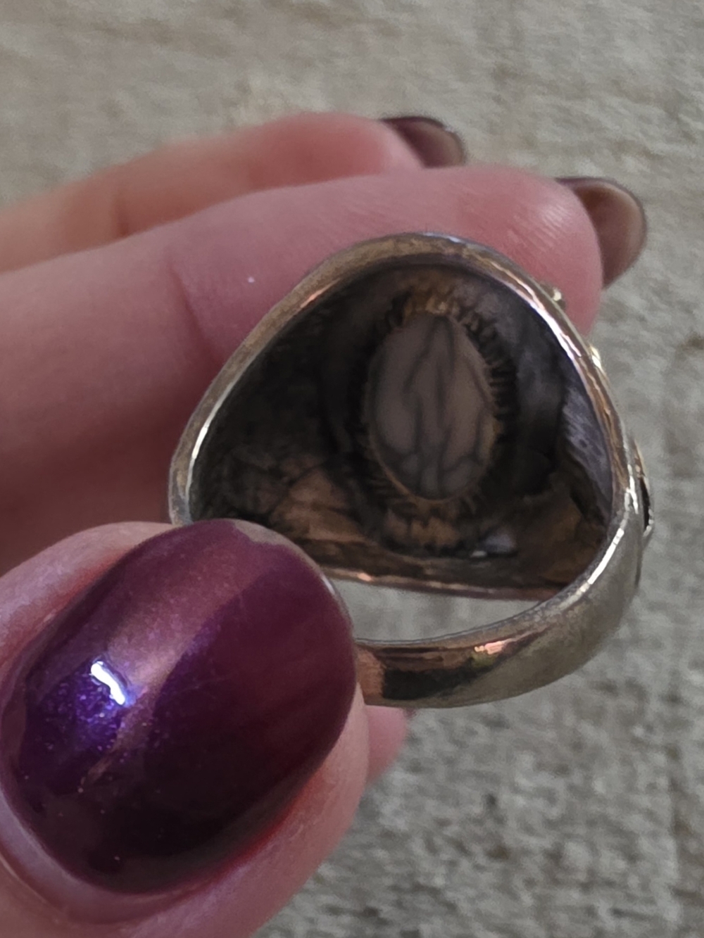 Antique Toned Ring with White Howlite Oval Stone Size 11 Look At Pics - Picture 6 of 9